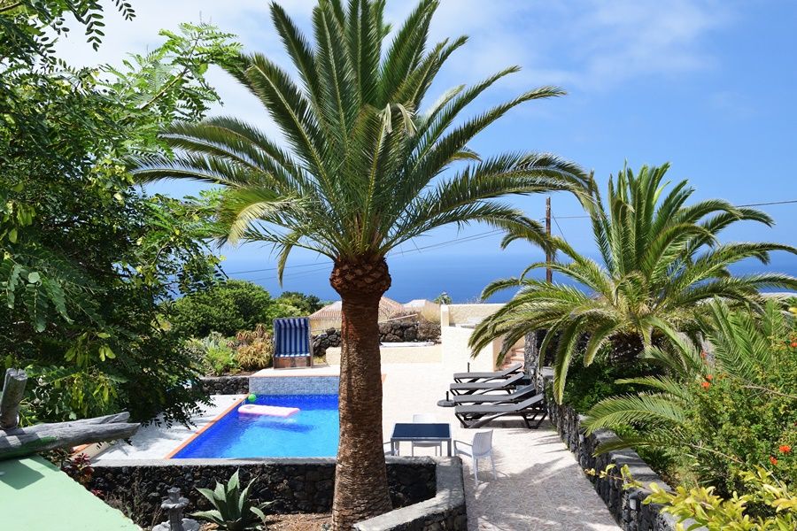 Anwesen Cora Ena mit ganzjährig beheiztem Pool